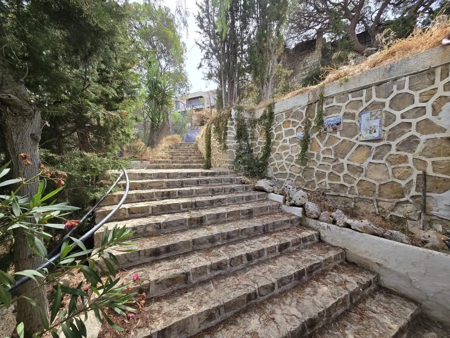 Außenansicht von Haus oder Chalet zum Verkauf in Benidorm mit Privatgarten, Terrasse und Abstellraum