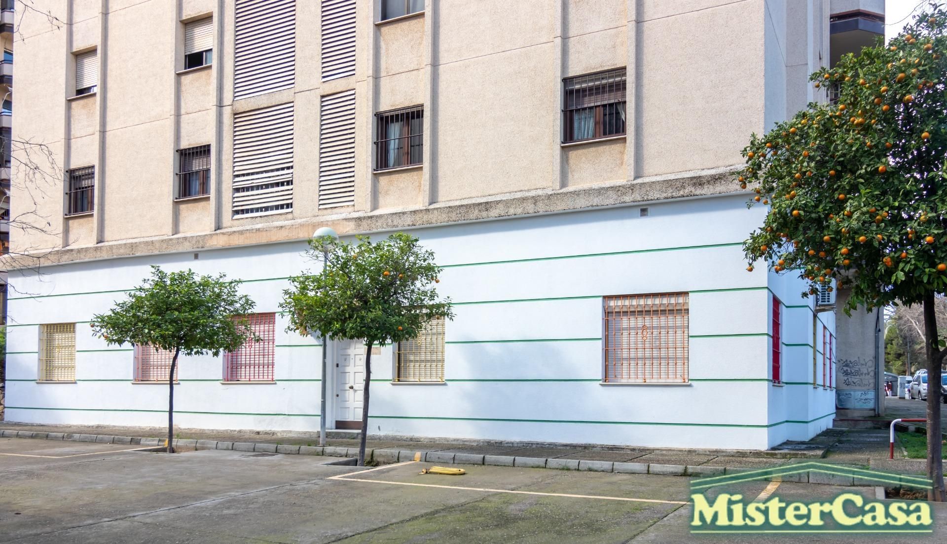 Vista exterior de Local en venda en Jerez de la Frontera amb Aire condicionat