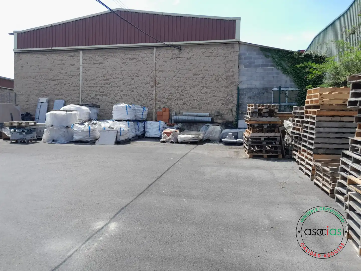 Vista exterior de Nave industrial en venta en Gijón 