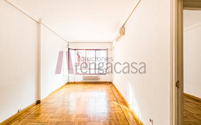 Bedroom of Apartment for sale in  Madrid Capital  with Air Conditioner, Heating and Parquet flooring