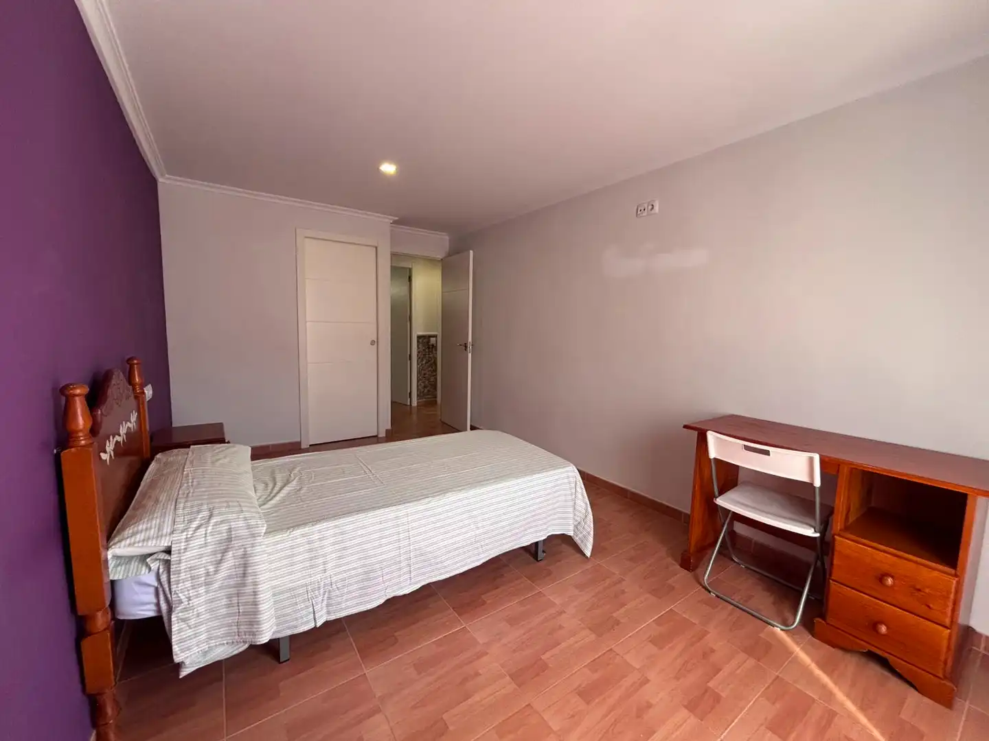 Bedroom of Flat for rent in Burjassot  with Furnished, Oven and Washing machine