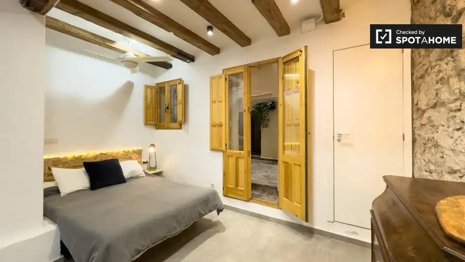 Room in El Raval