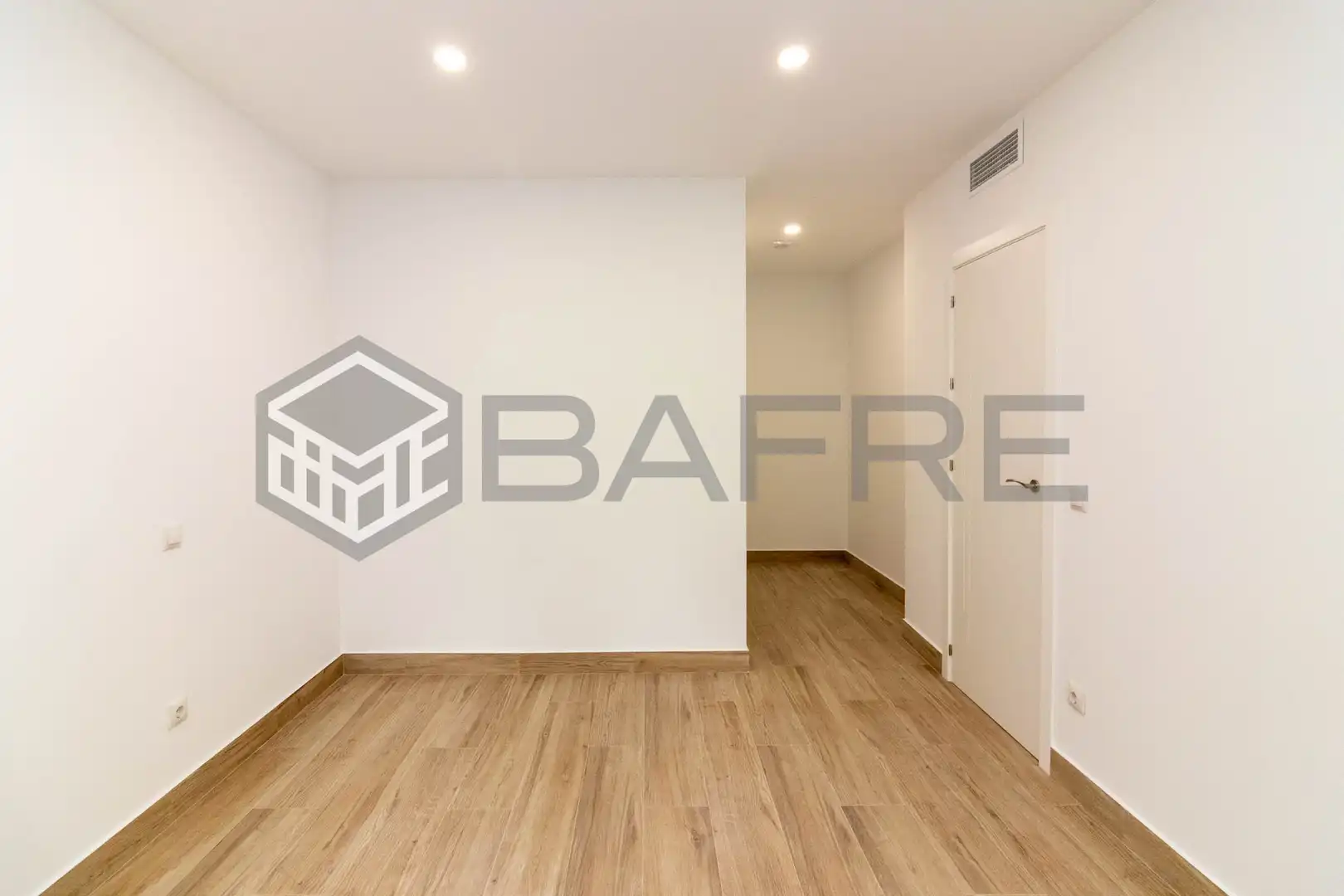 Habitación de Piso en venta en Madrid con Calefacción