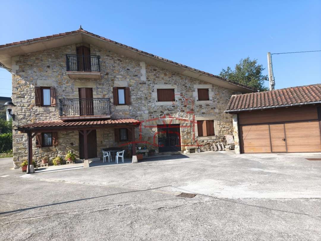 Exterior view of Country house for sale in Amorebieta-Etxano  with Heating, Terrace and Balcony