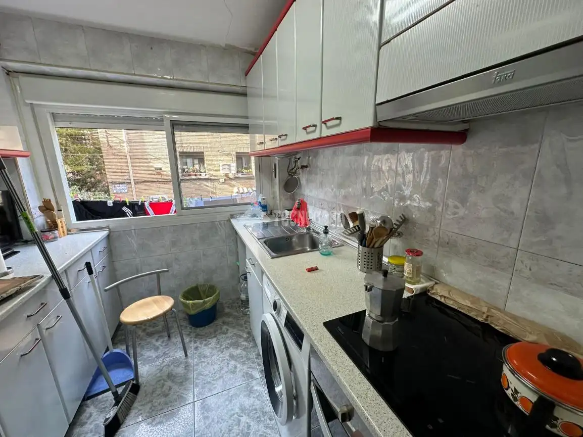 Cuina de Pis en venda en Zaragoza amb Calefacció i Moblat