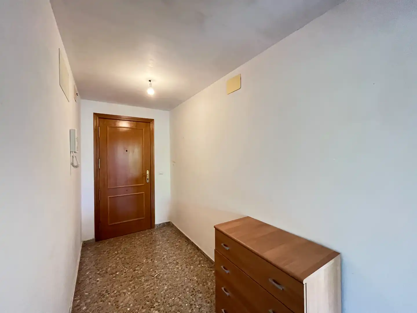 Flat for sale in Faura  with Air Conditioner and Oven