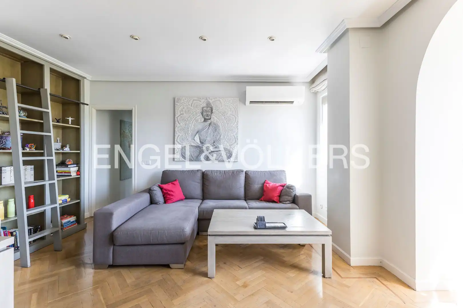 Appartamento con terrazza in vendita a Calle de Francisco Silvela, imagen 3