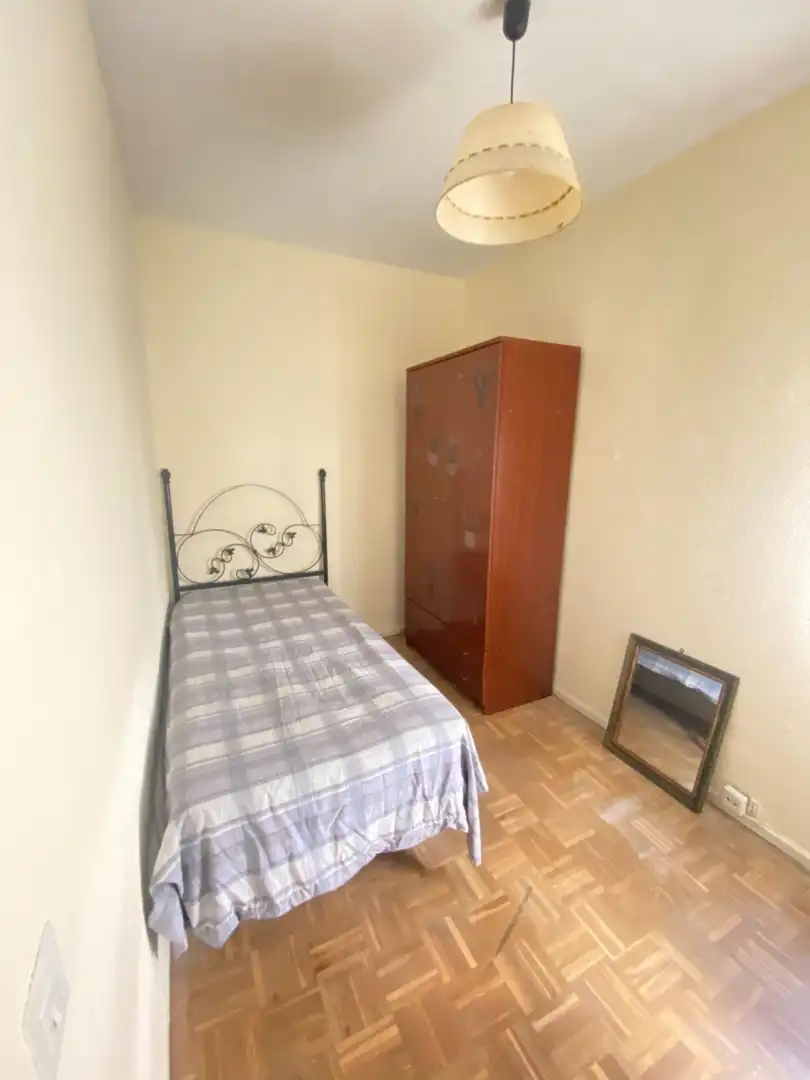 Bedroom of Flat for rent in Madrid  with Air Conditioner, Heating and Private garden