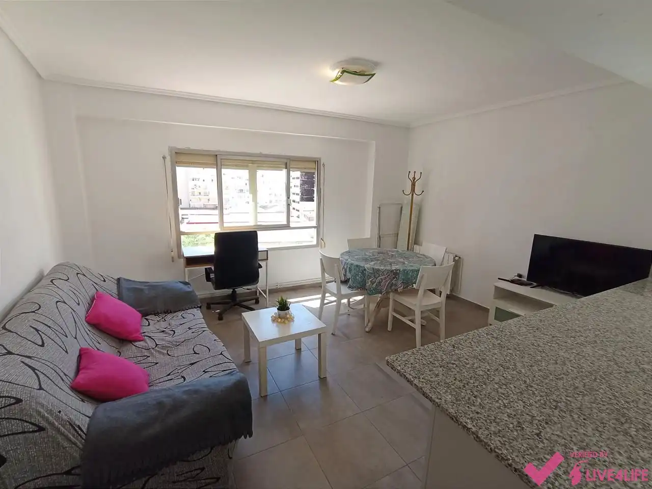 Living room of Flat for share in Valencia  with Heating and Furnished