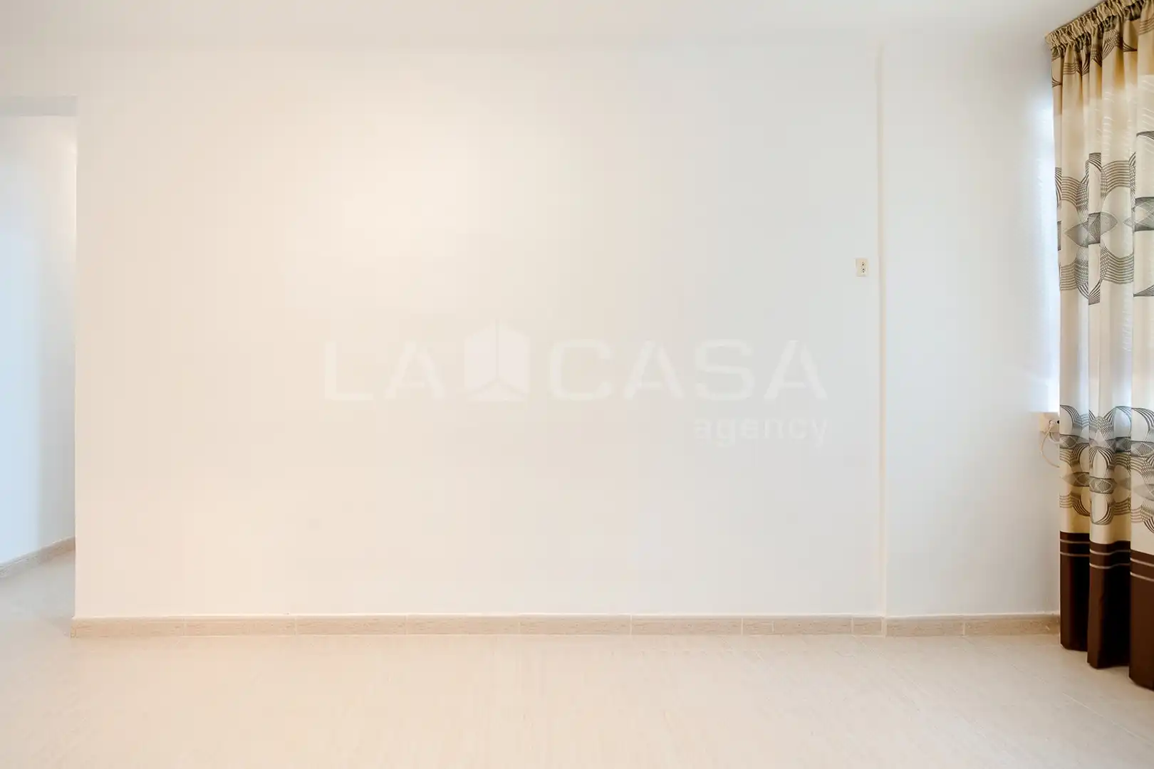 Flat for sale in Cornellà de Llobregat  with Heating