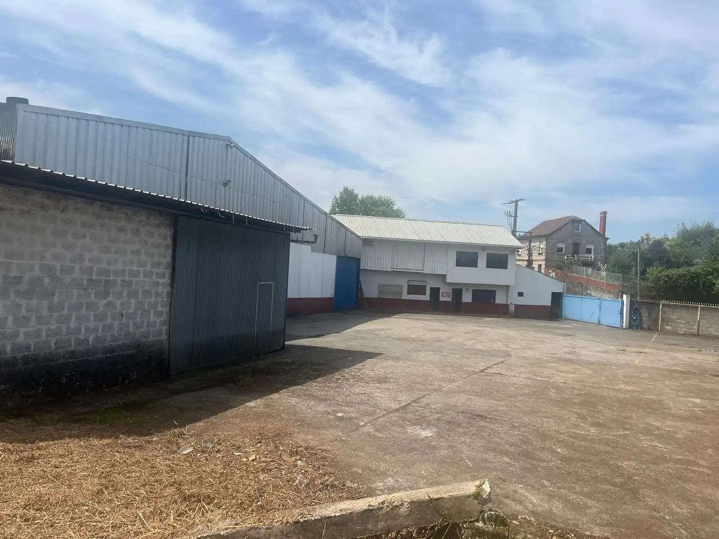Vista exterior de Nave industrial en venta en Vigo 