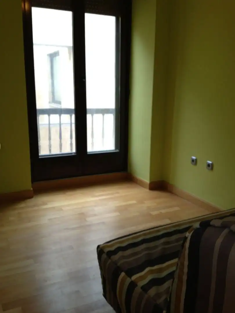 Bedroom of Flat for rent in Salamanca  with Heating, Parquet flooring and Furnished