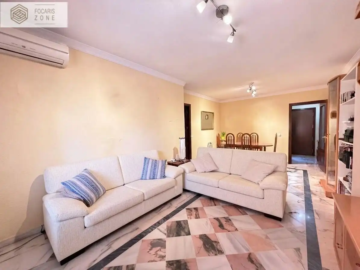 Flat with terrace for sale in Calle MEFISTOFELES