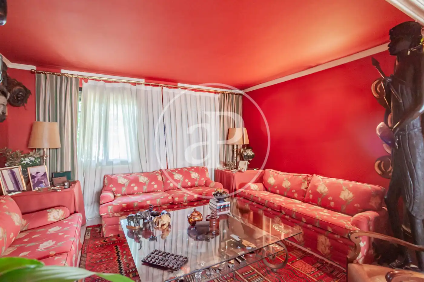 Sala d'estar de Casa adosada en venda en Las Rozas de Madrid amb Aire condicionat, Calefacció i Jardí privat