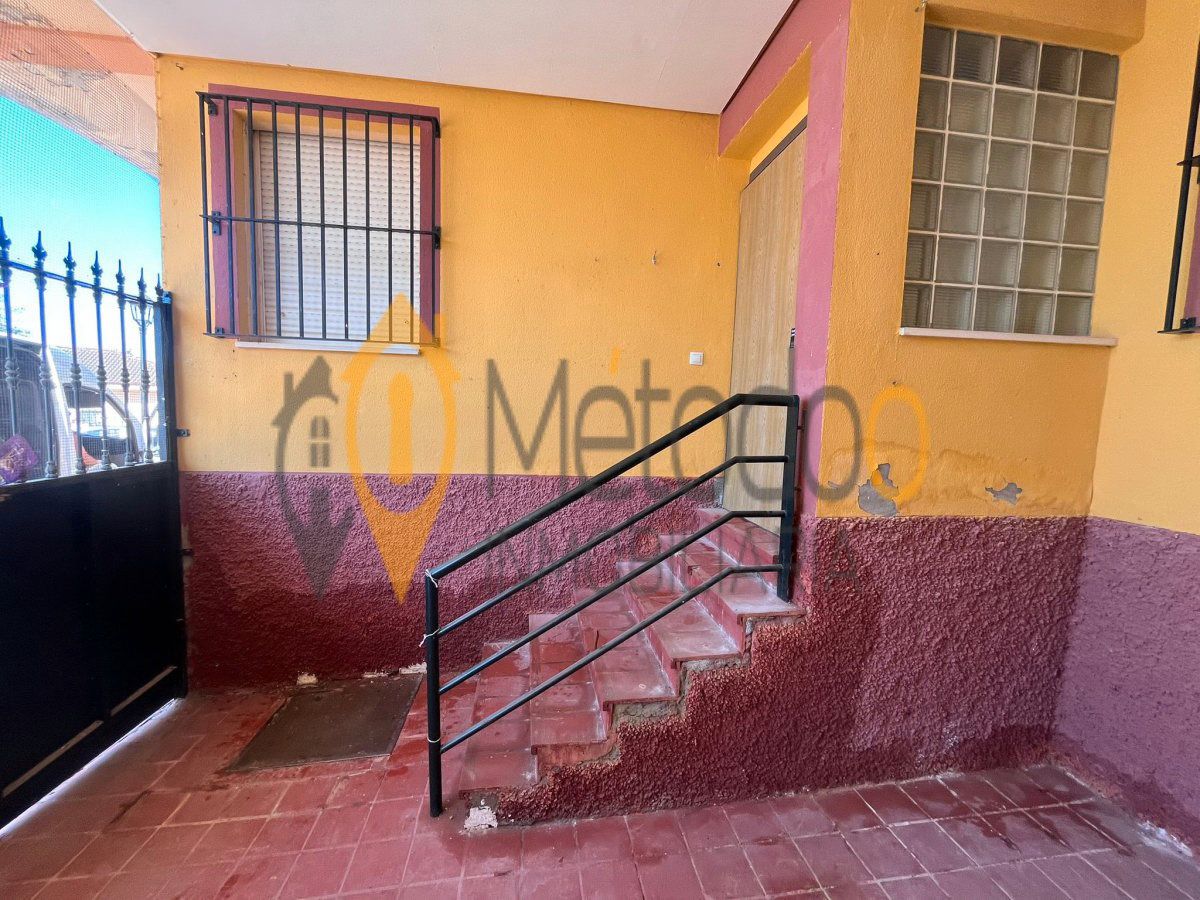 Vista exterior de Pis en venda en Guillena