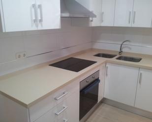 Kitchen of Flat to rent in  Granada Capital  with Air Conditioner, Heating and Oven