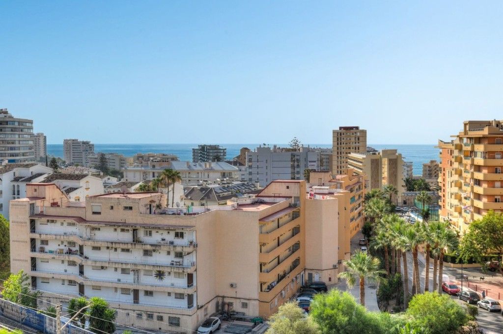 Vista exterior de Àtic en venda en Fuengirola amb Terrassa, Moblat i Internet