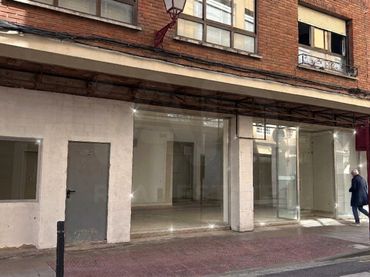 Local comercial en venda a Calle SIERVAS DE JESUS 14 14
