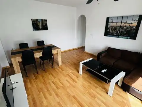 Sala d'estar de Pis en venda en San Cayetano
