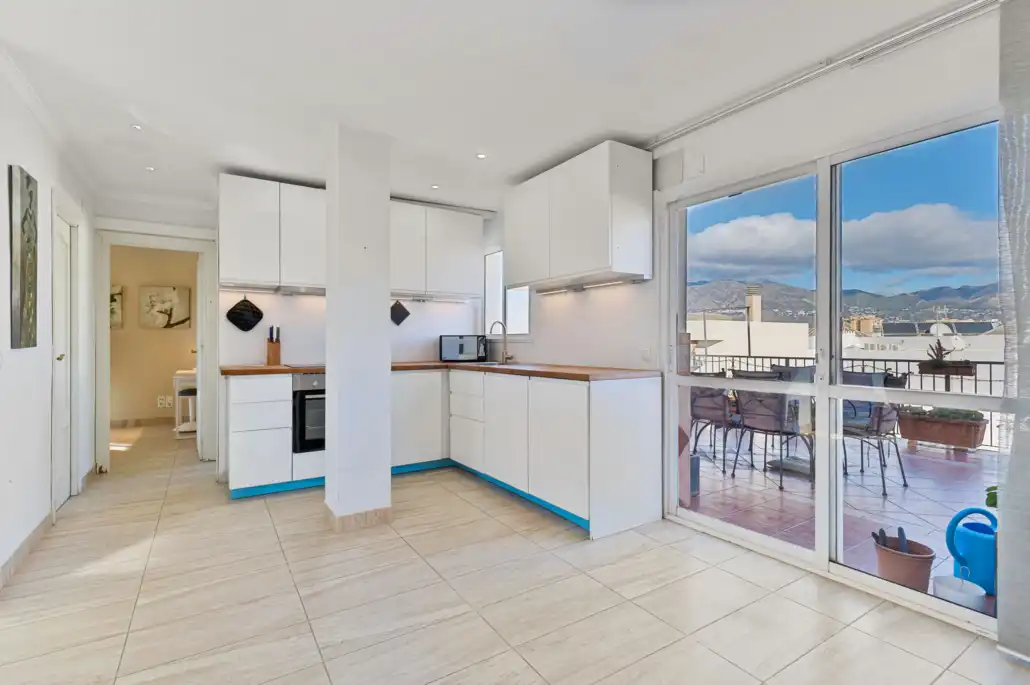 Kitchen of Attic for sale in Fuengirola  with Air Conditioner, Terrace and Storage room