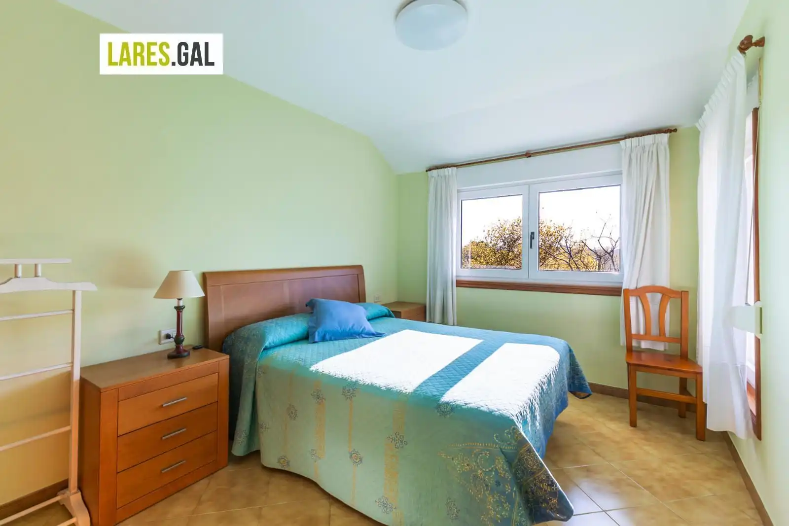 Habitación de Casa o chalet en venta en Cangas  con Calefacción y Trastero