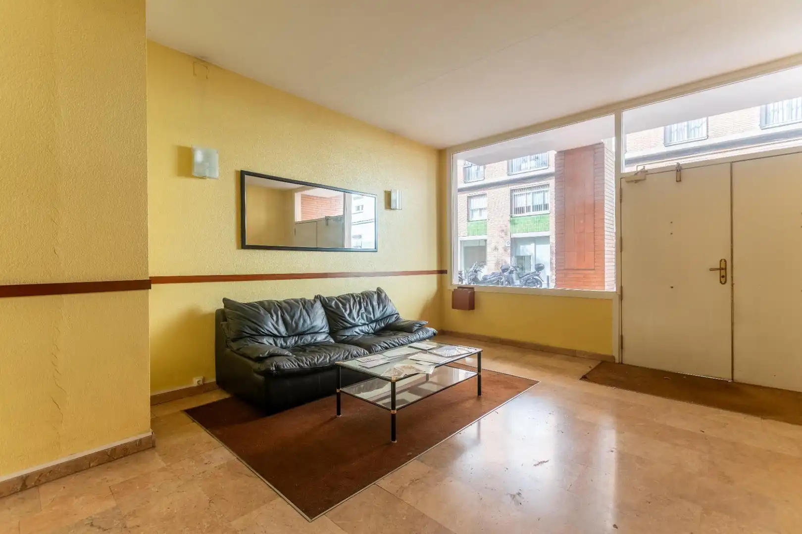 Sala d'estar de Pis en venda en Barcelona amb Aire condicionat, Calefacció i Parquet