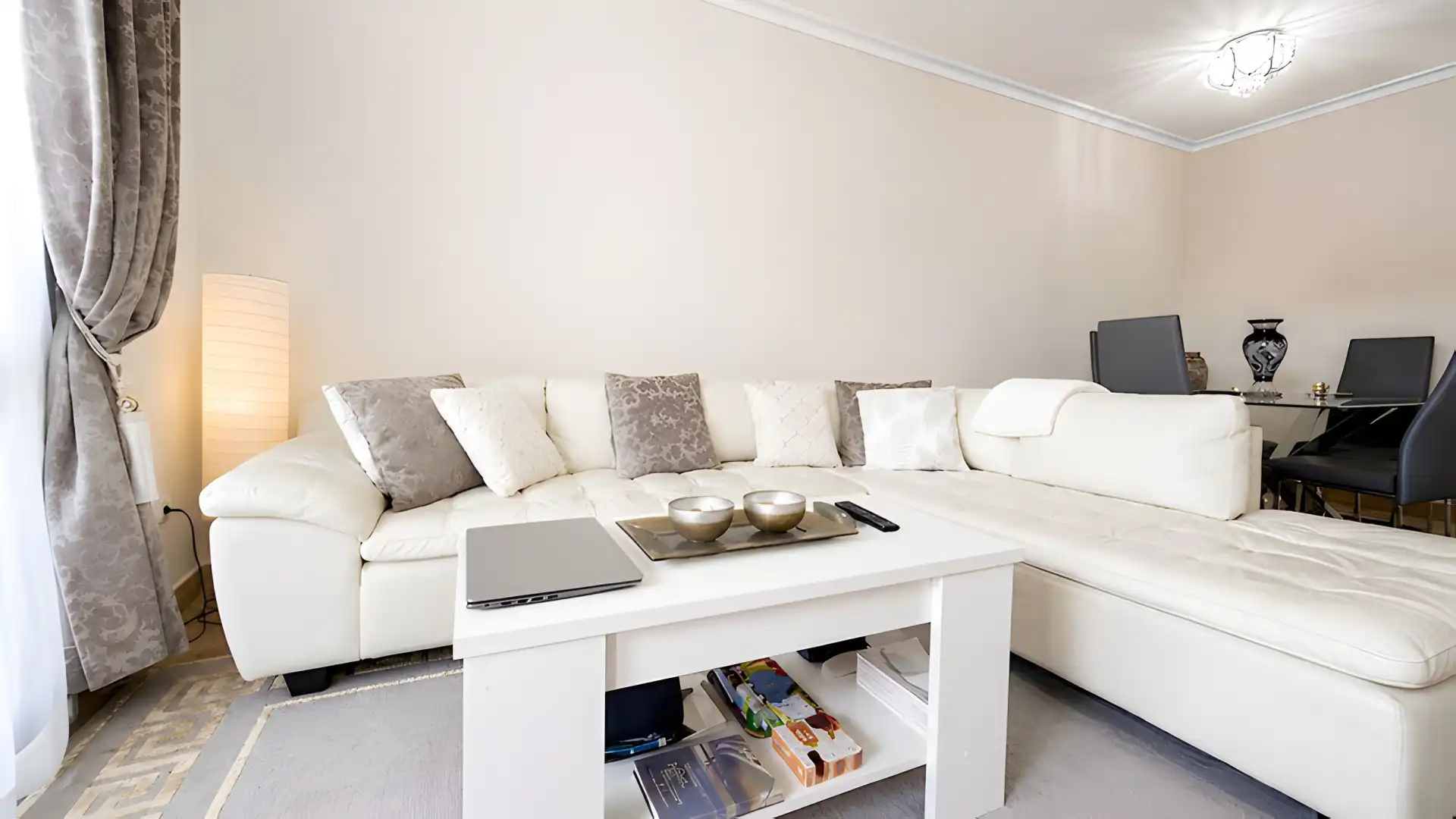 Sala de estar de Planta baja en venta en Marbella con Aire acondicionado, Terraza y Trastero