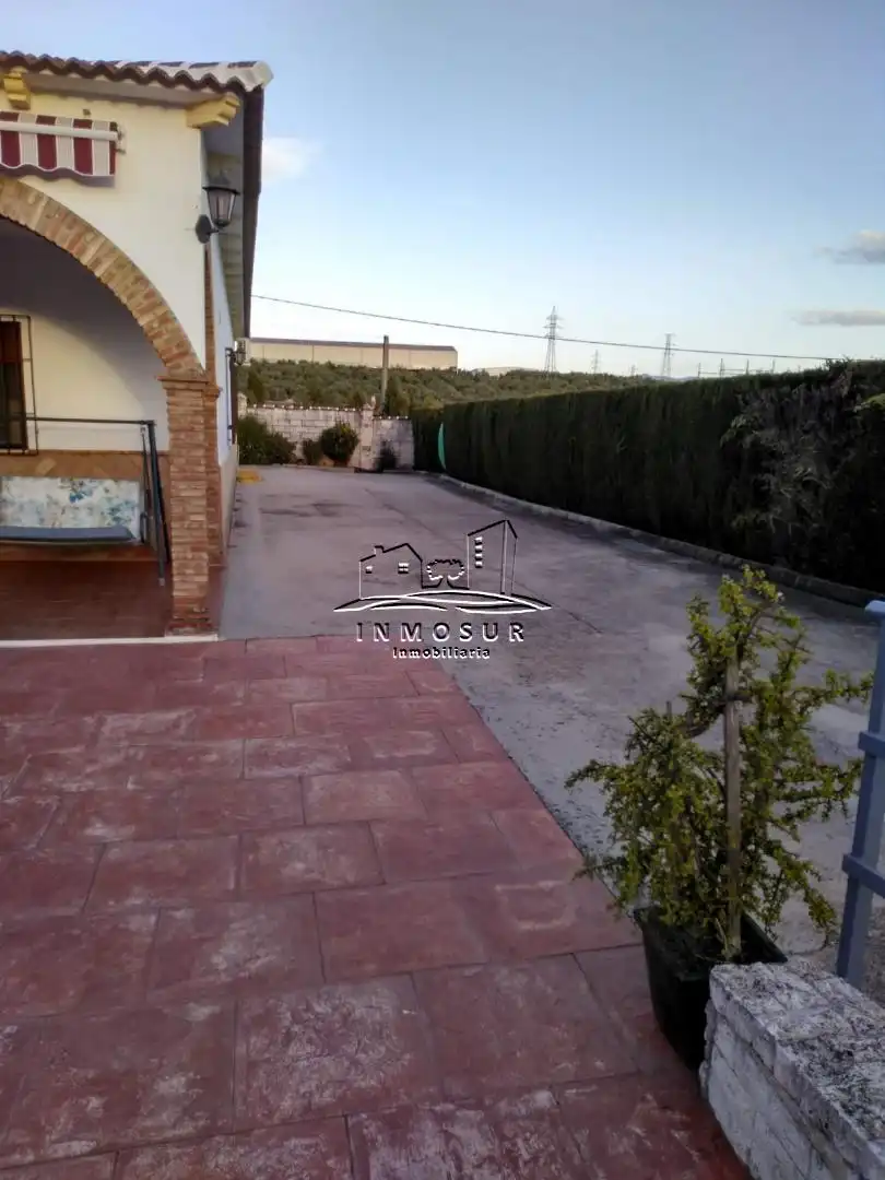 Vista exterior de Casa o chalet en venta en Lucena con Trastero y Piscina