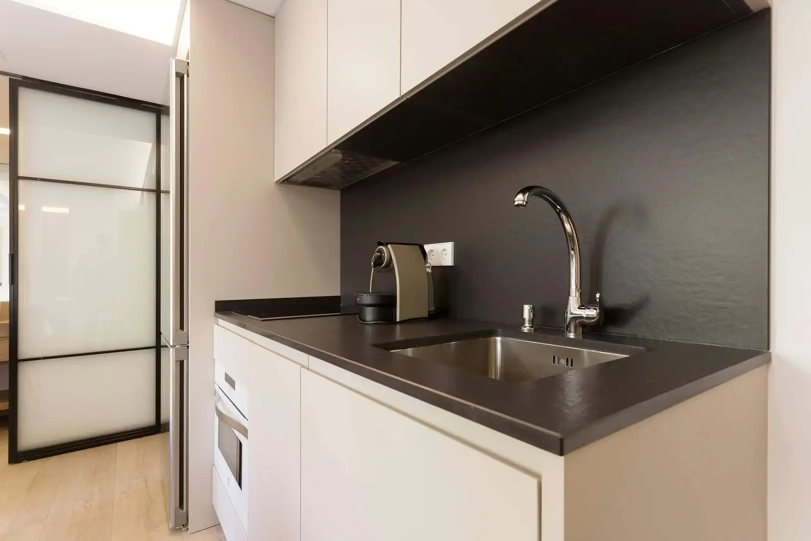 Kitchen of Flat for rent in Madrid  with Air Conditioner, Heating and Washing machine