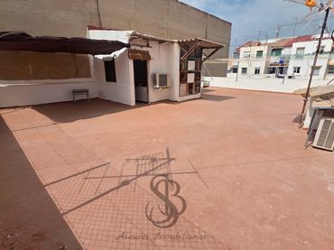 Piso con balcón en venta en Carrer Pi y Margall