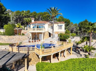 Villa con piscina in vendita a Benissa pueblo