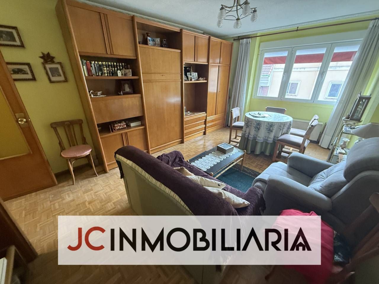 Sala d'estar de Apartament en venda en Valladolid Capital amb Calefacció, Parquet i Moblat