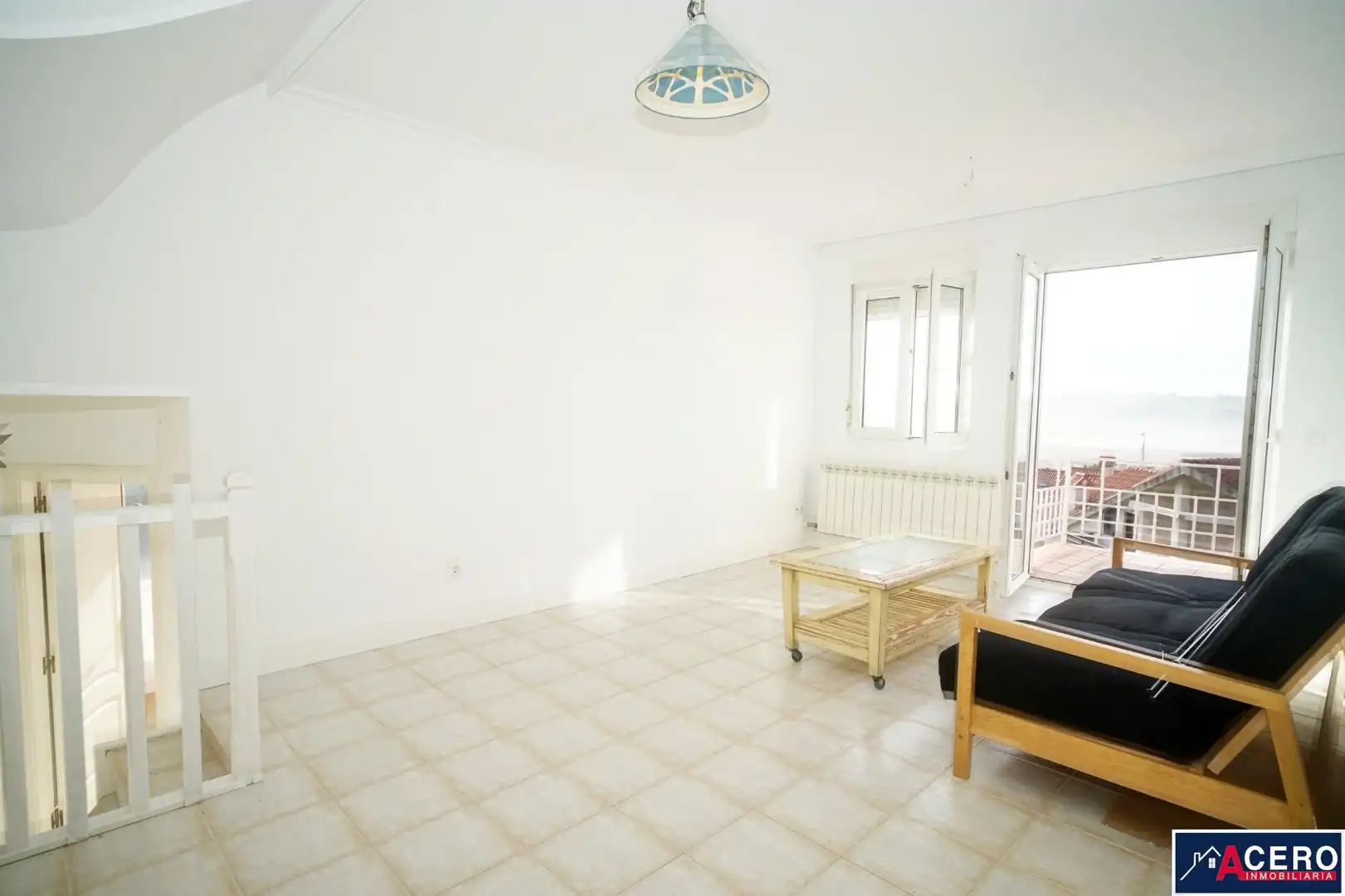 Sala d'estar de Planta baixa en venda en Miengo amb Balcó