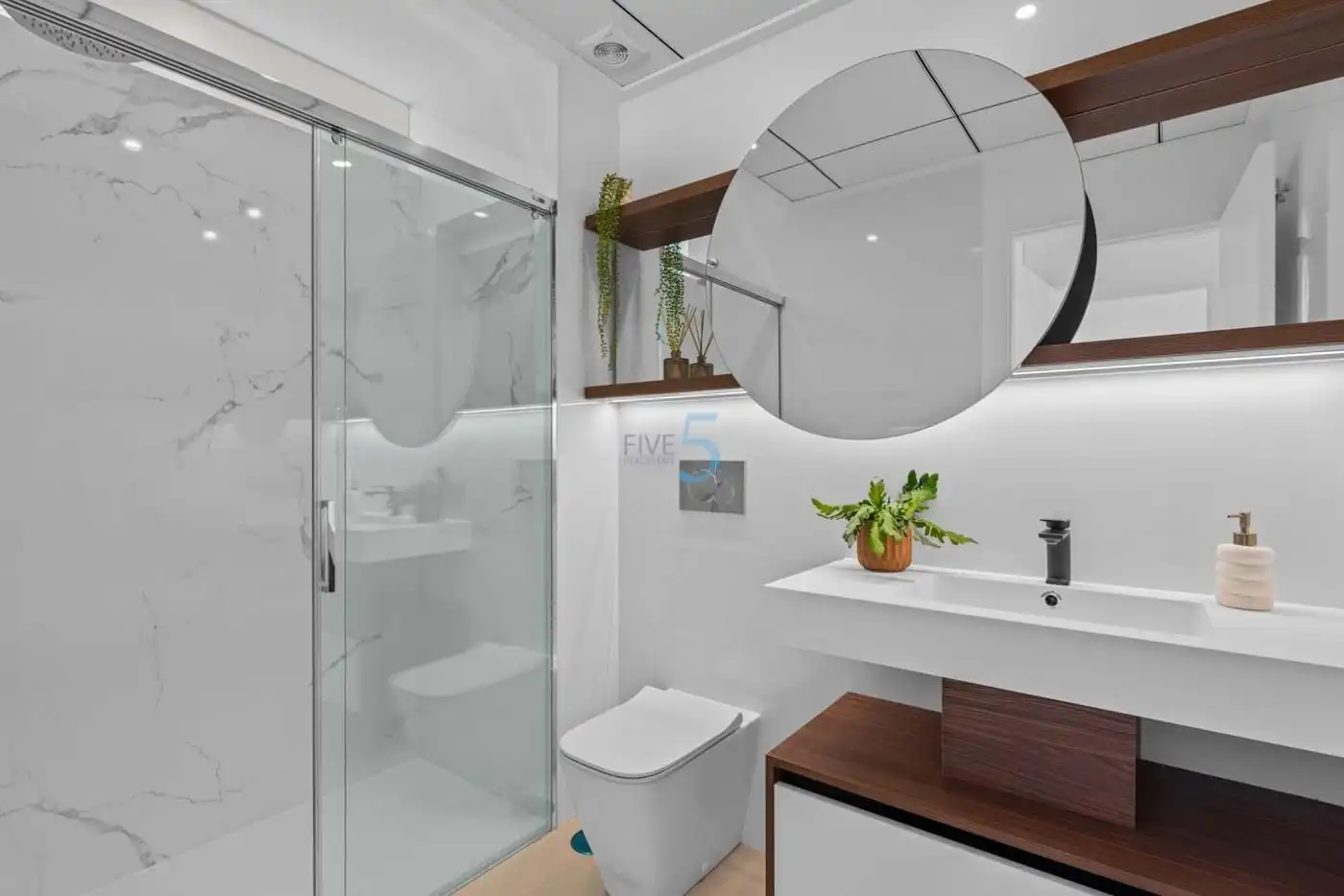 Baño de Piso en venta en Rojales con Piscina