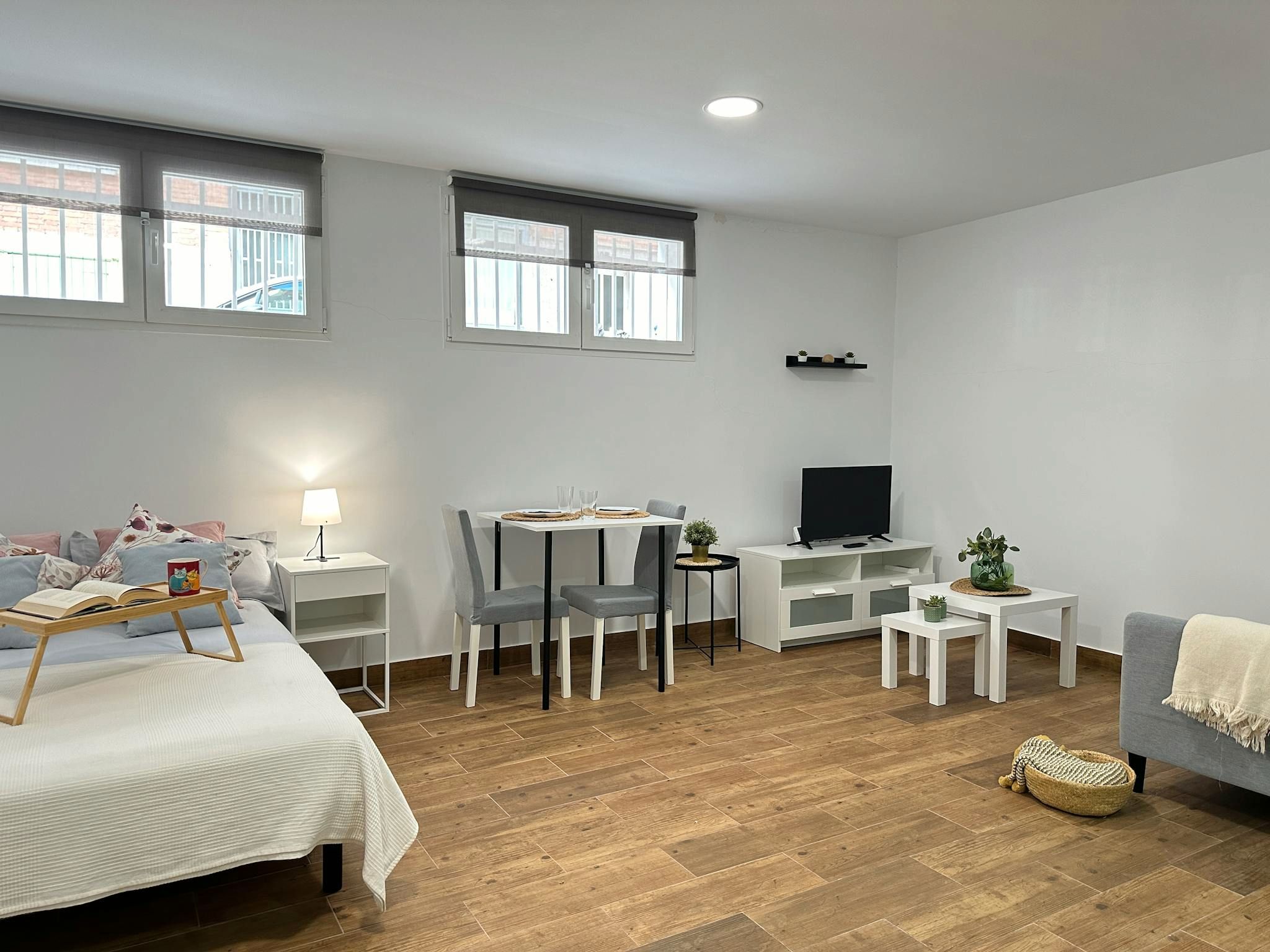 Bedroom of Flat to rent in  Madrid Capital  with Furnished, Washing machine and TV