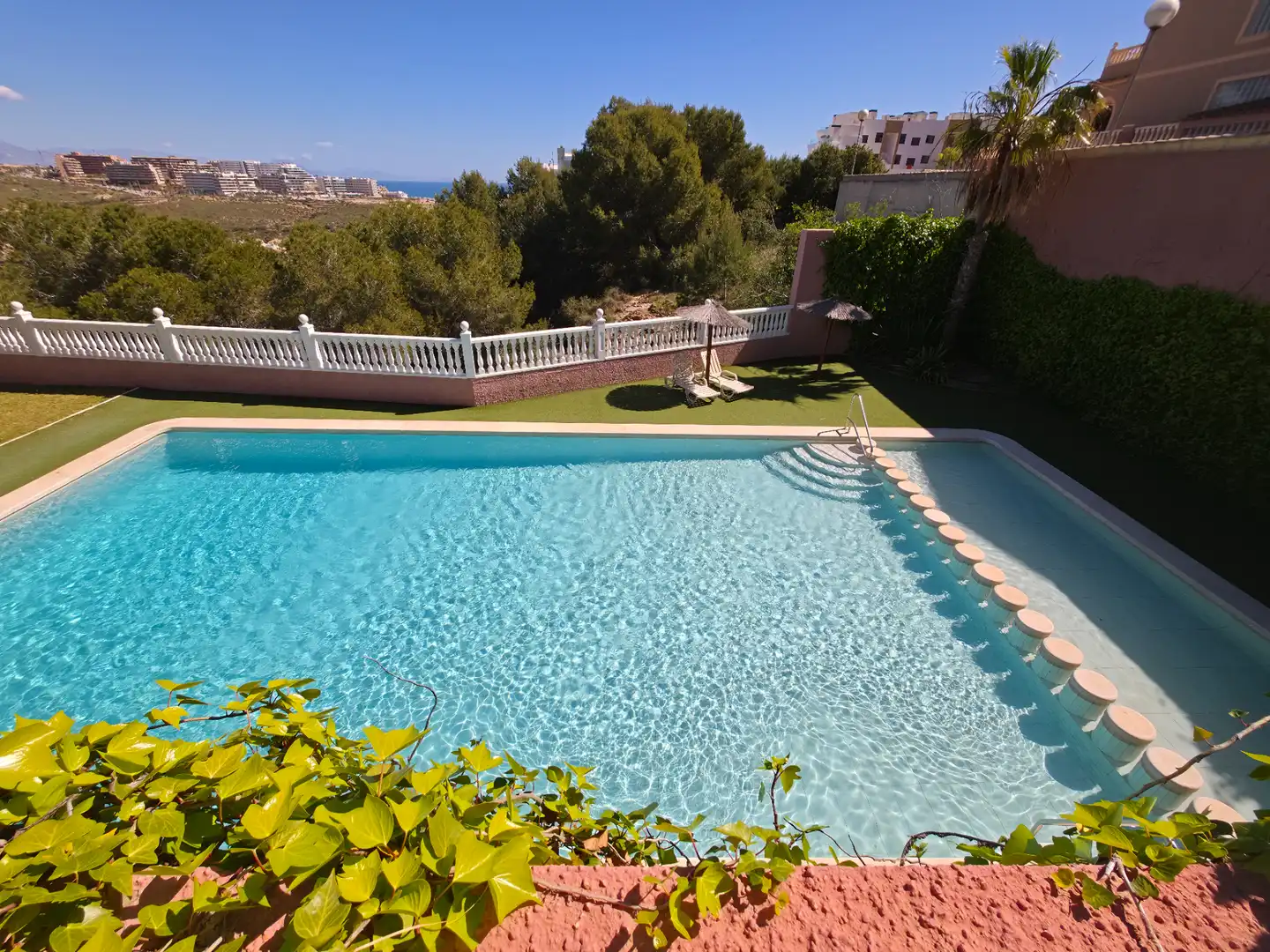 Piscina de Planta baixa en venda en Santa Pola amb Jardí privat, Terrassa i Traster