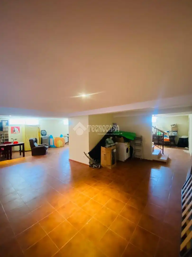 Haus oder Chalet zum Verkauf in Escalona mit Klimaanlage, Abstellraum und Balkon