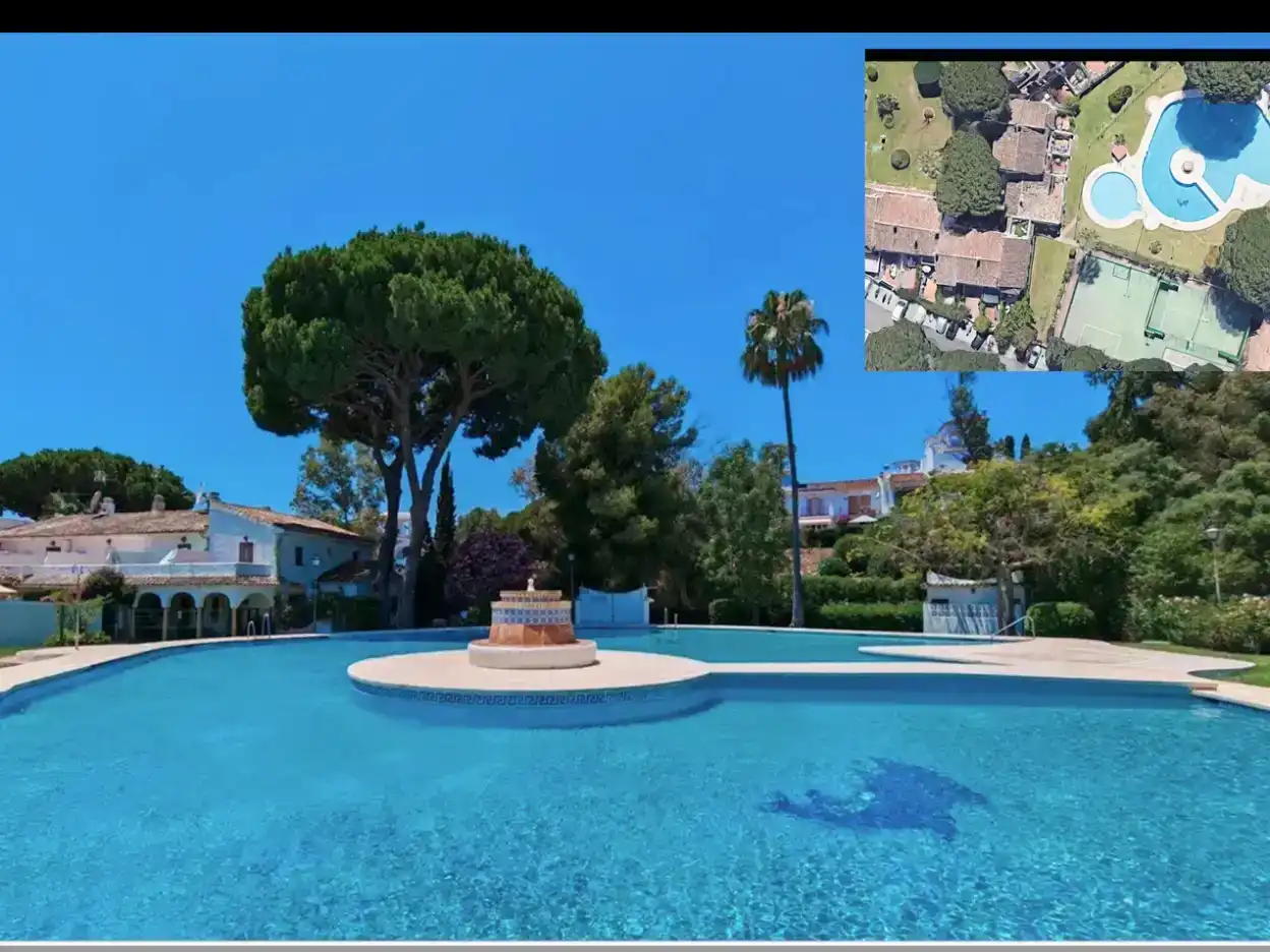 Außenansicht von Wohnung zum Verkauf in Marbella mit Klimaanlage, Schwimmbad und Balkon