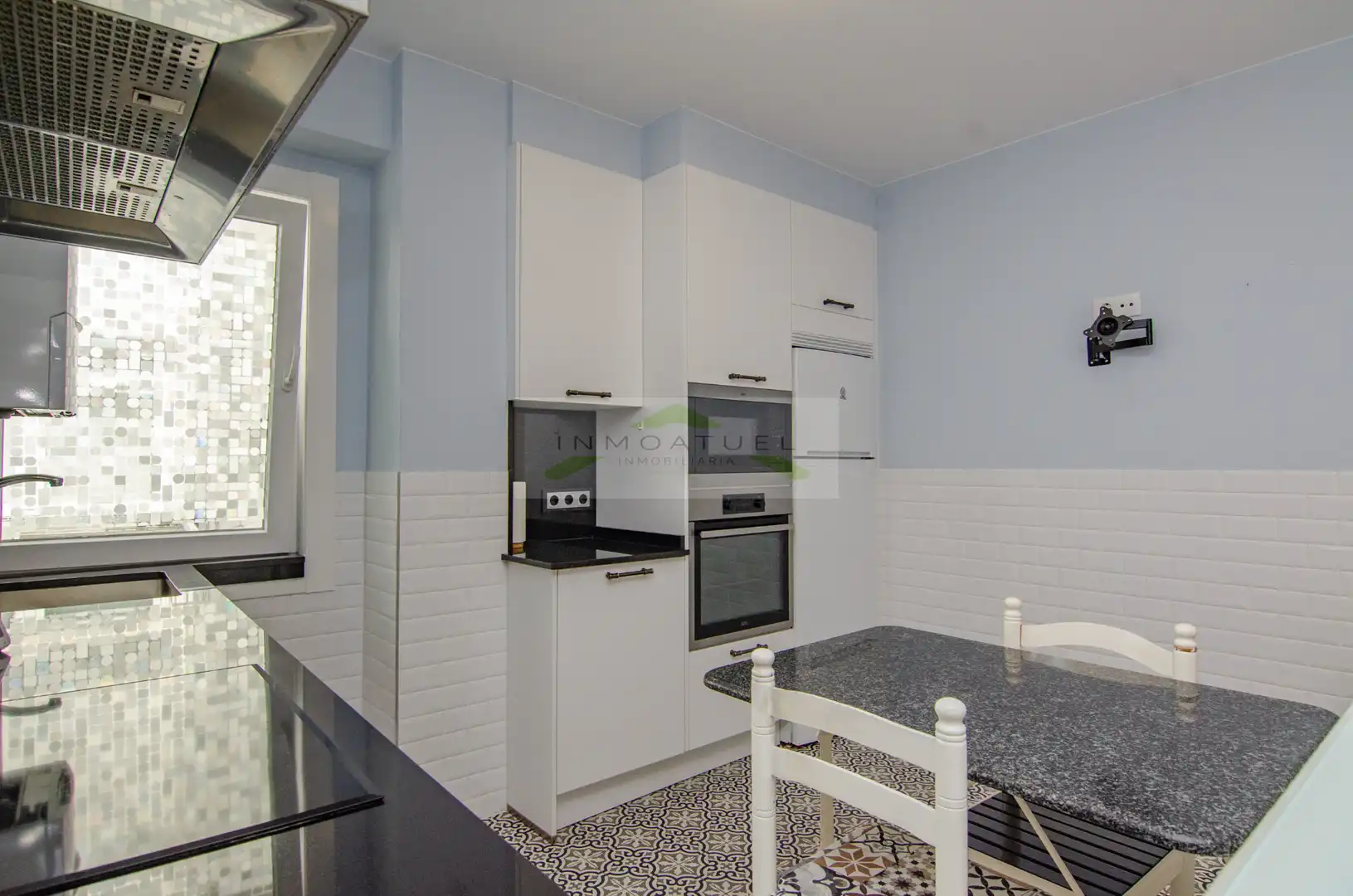 Küche von Wohnung zum Verkauf in A Coruña Capital  mit Heizung, Ofen und Waschmaschine