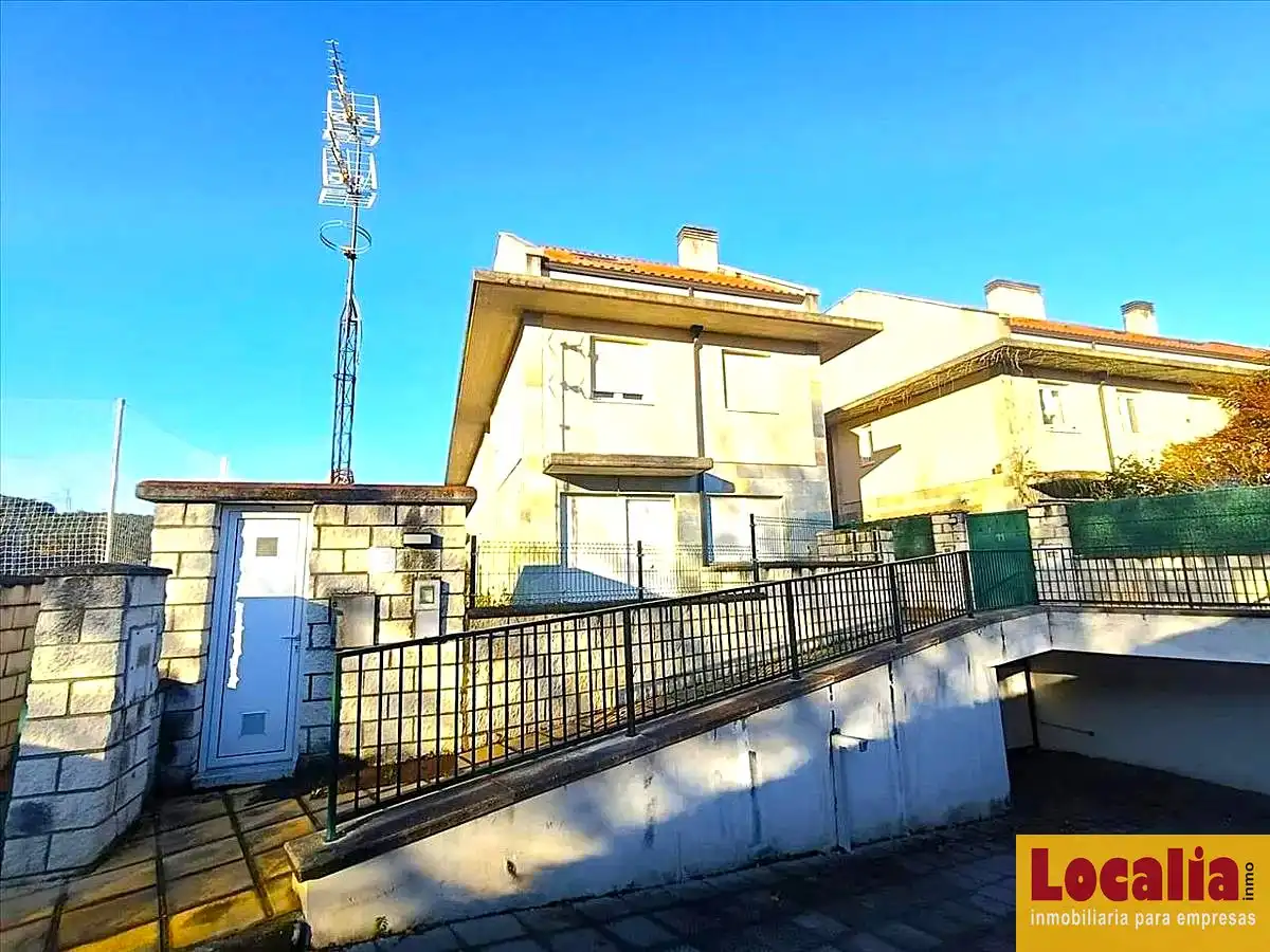 Vista exterior de Casa o chalet en venta en Alfoz de Lloredo con Trastero