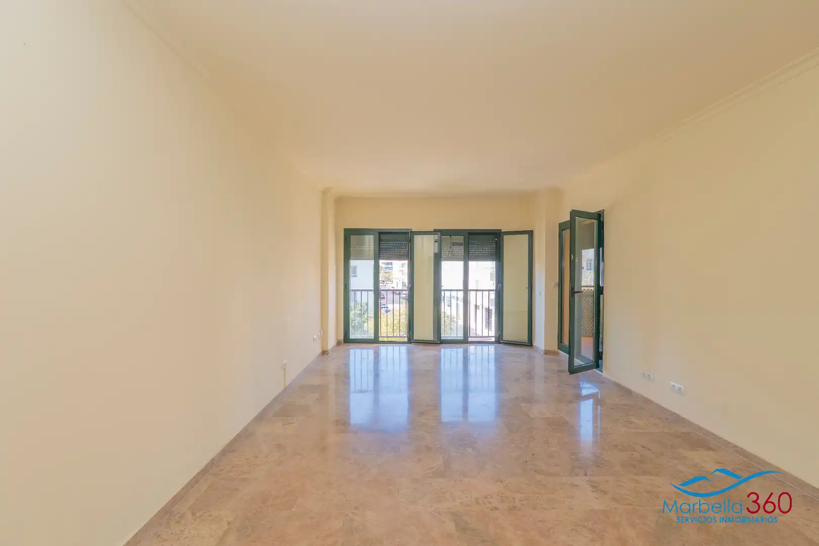 Wohnung zum Verkauf in Marbella mit Klimaanlage, Terrasse und Abstellraum