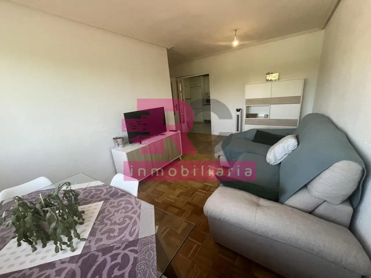 Living room of Flat for rent in Salamanca  with Heating, Parquet flooring and Furnished
