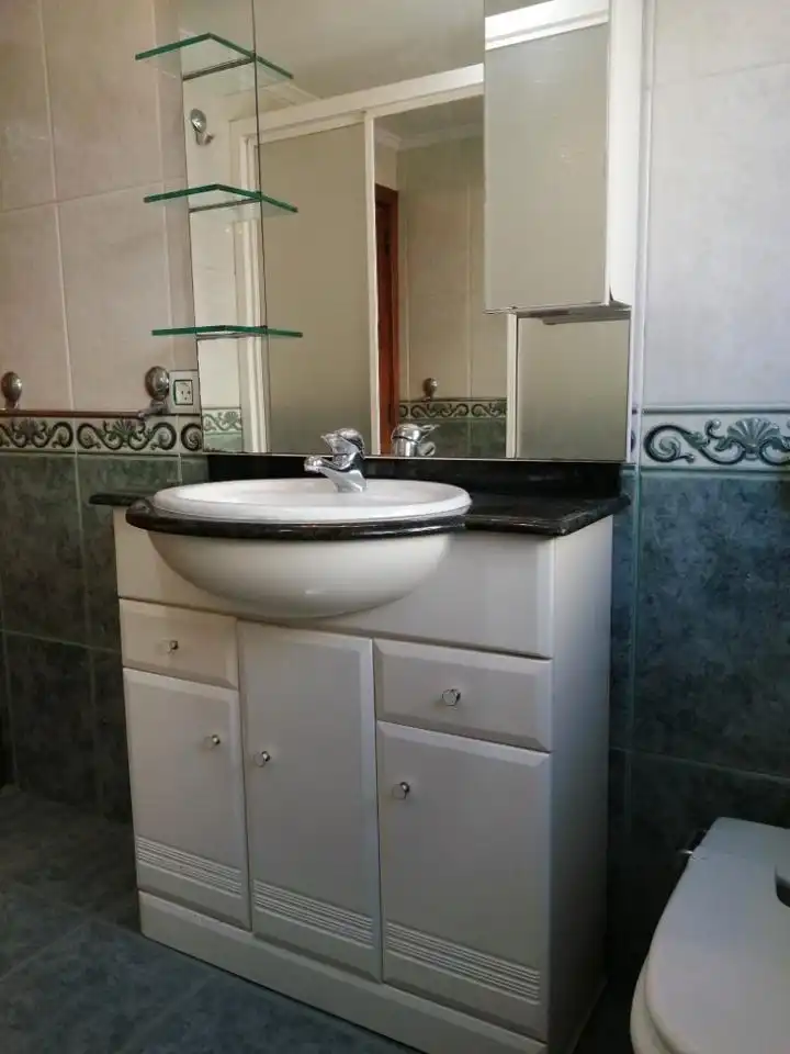 Bathroom of Flat for rent in Gijón   with Heating and Furnished