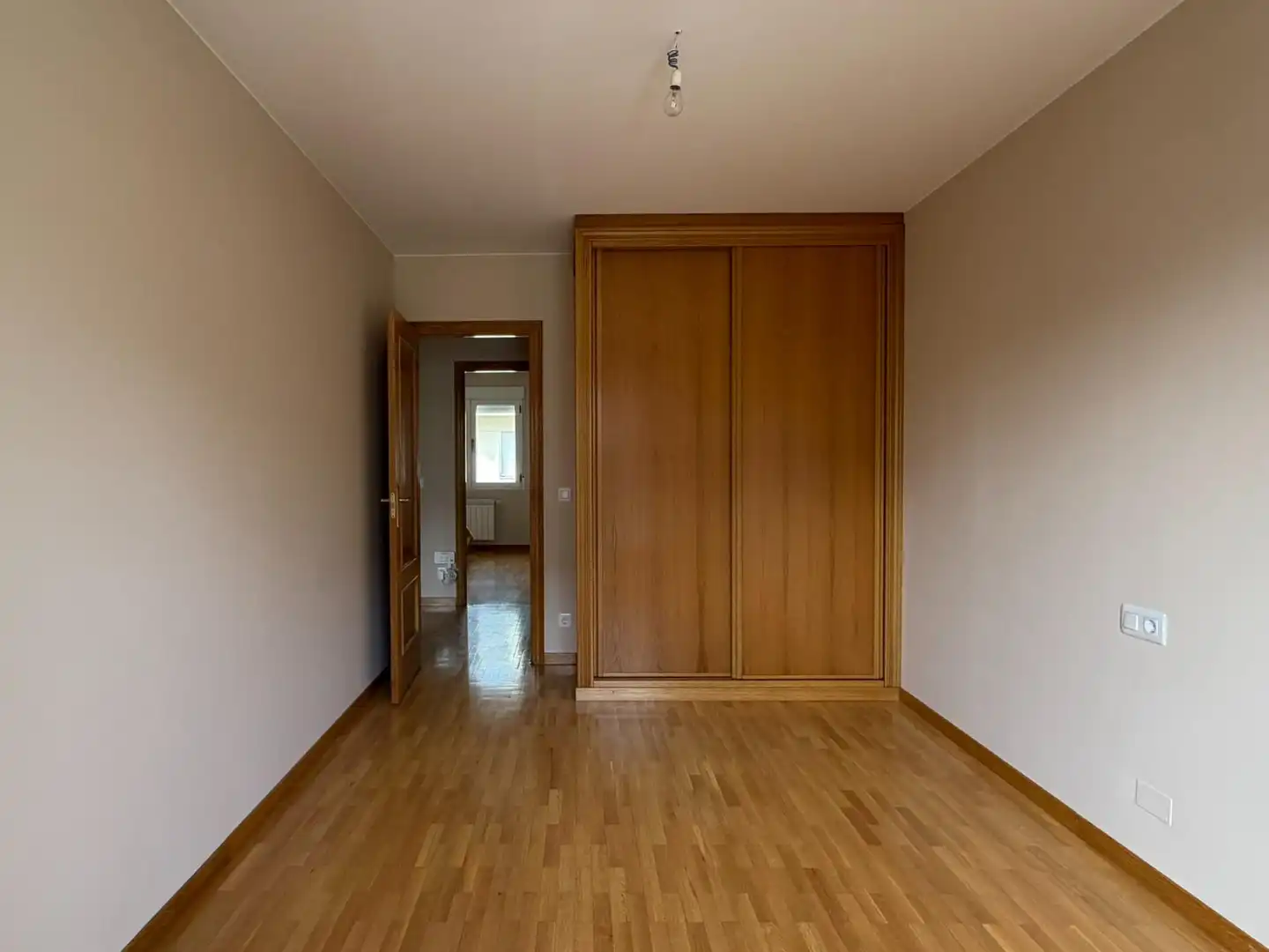 Dormitori de Casa adosada en venda en Camponaraya amb Calefacció i Balcó