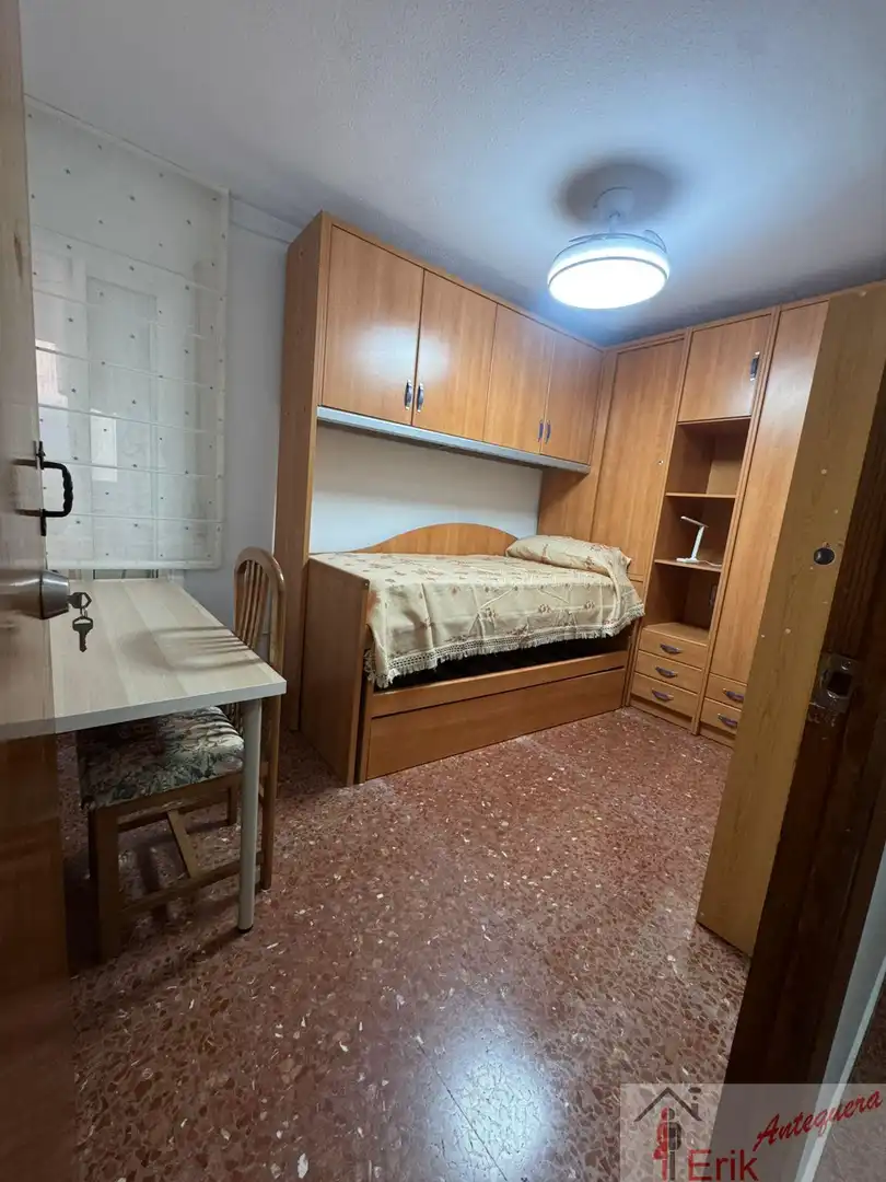 Bedroom of Flat for share in Centro