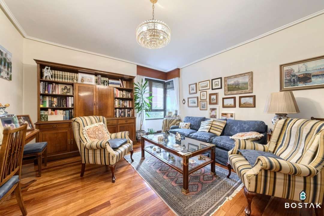 Living room of Flat for sale in Bilbao   with Heating, Private garden and Storage room