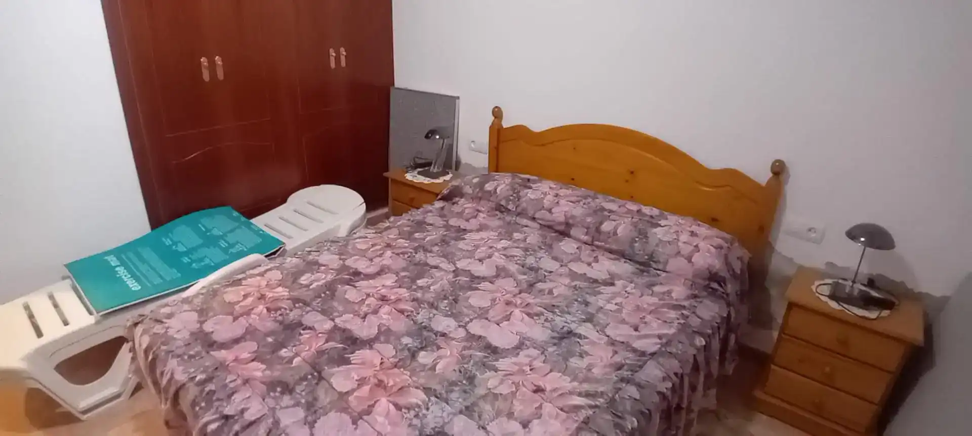 Dormitori de Finca rústica en venda en Alcuéscar amb Piscina