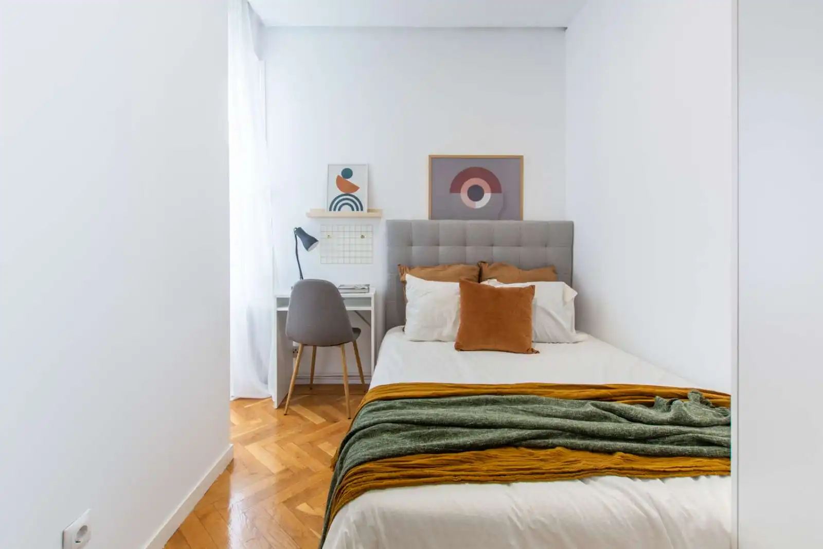 Bedroom of Flat for share in Centro