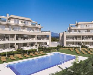 Vista exterior de Apartament en venda en San Roque amb Aire condicionat, Terrassa i Piscina