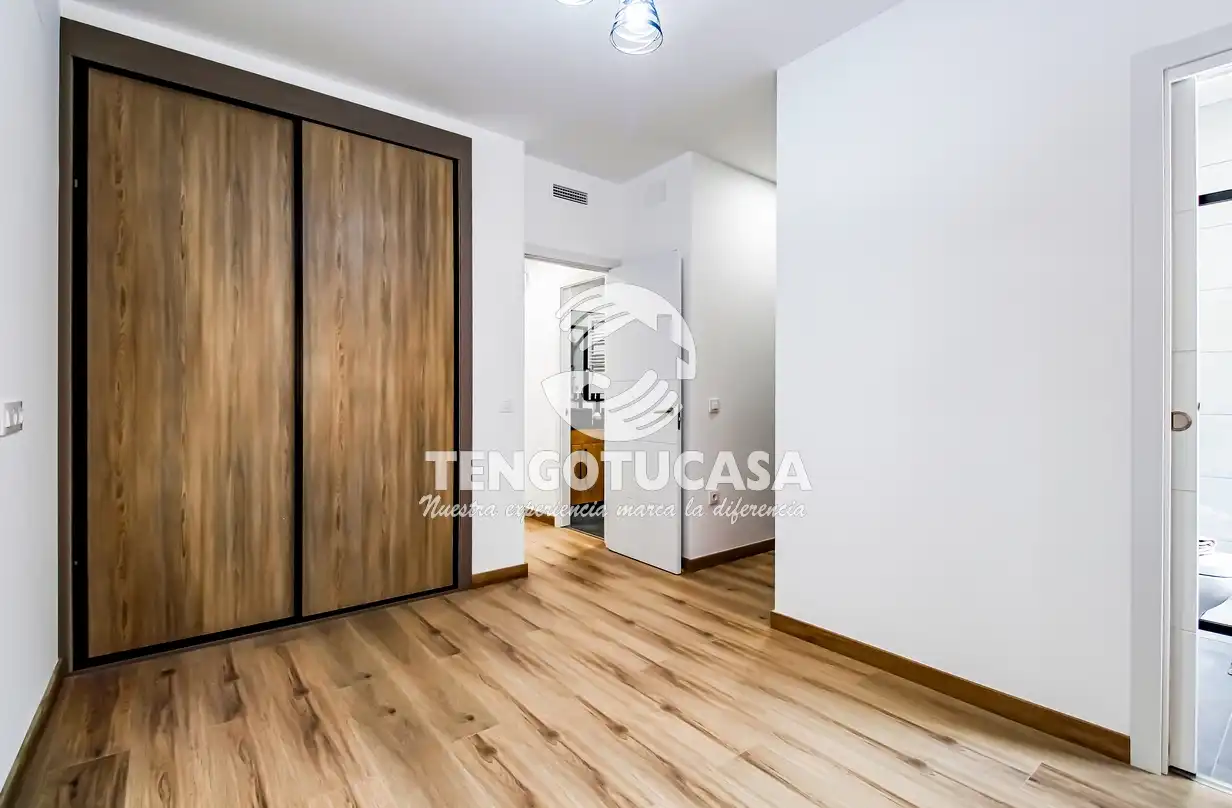 Bedroom of Flat for rent in Madrid  with Air Conditioner, Heating and Furnished